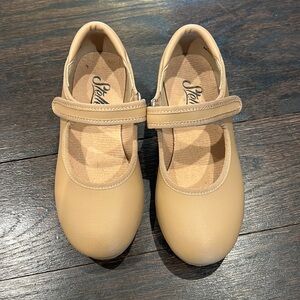 Girls tap shoes
